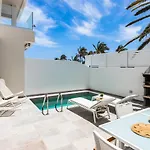 Ada Villa *