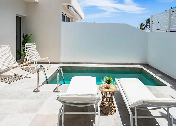 Ada Puerto del Carmen (Lanzarote)