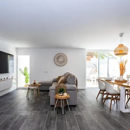 Ada فيلة بويرتو ذيل كارمين